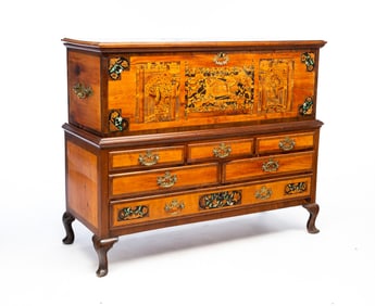 QUEEN ANNE MARQUETRY COFFER ON CHEST.