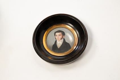 MINIATURE WATERCOLOR PORTRAIT OF A GENTLEMAN.