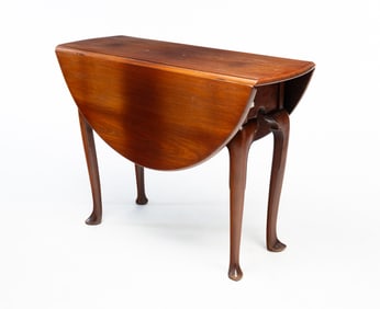 QUEEN ANNE DROP LEAF TABLE.