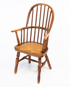 YOUTH SIZED SACK BACK WINDSOR ARM CHAIR.
