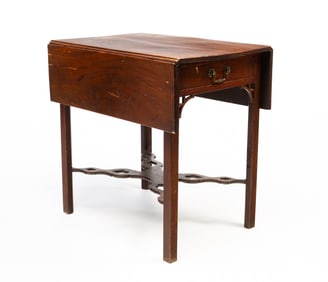 CHIPPENDALE PEMBROKE TABLE.
