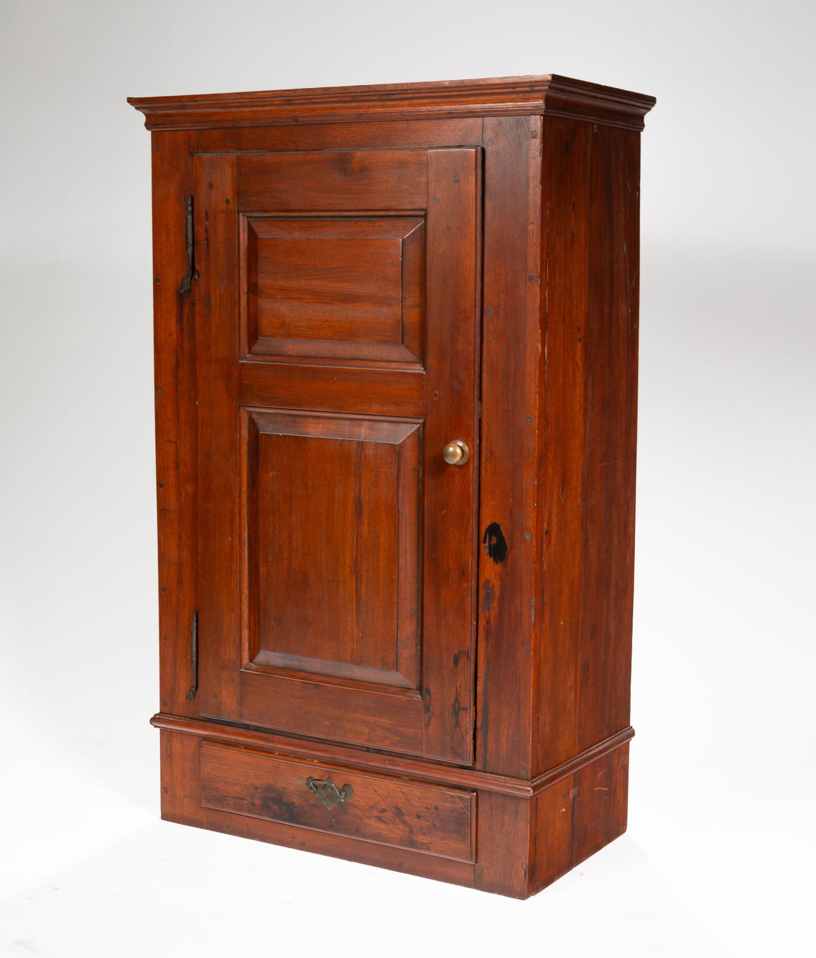 VERY NICE EARLY HANGING CUPBOARD. (1 of 2)