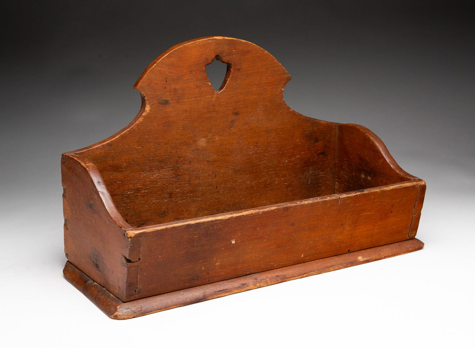 VERY NICE EARLY WALL POCKET. (1 of 4)