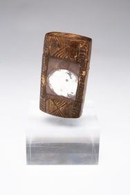 EARLY CARVED HANDHELD MIRROR.