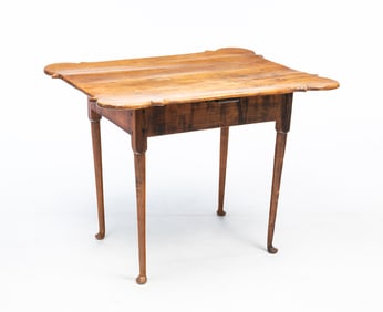 FIGURED MAPLE QUEEN ANNE PORRINGER TOP TEA TABLE.