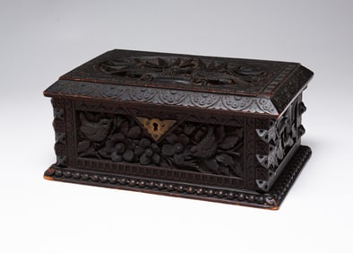 BEAUTIFULLY CARVED JEWELRY BOX.