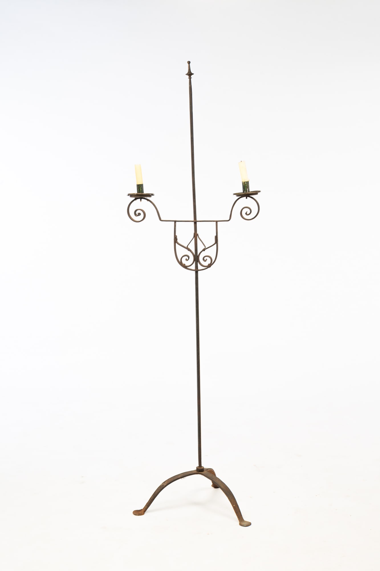 FORGED IRON CANDLE FLOOR LAMP. (1 of 4)