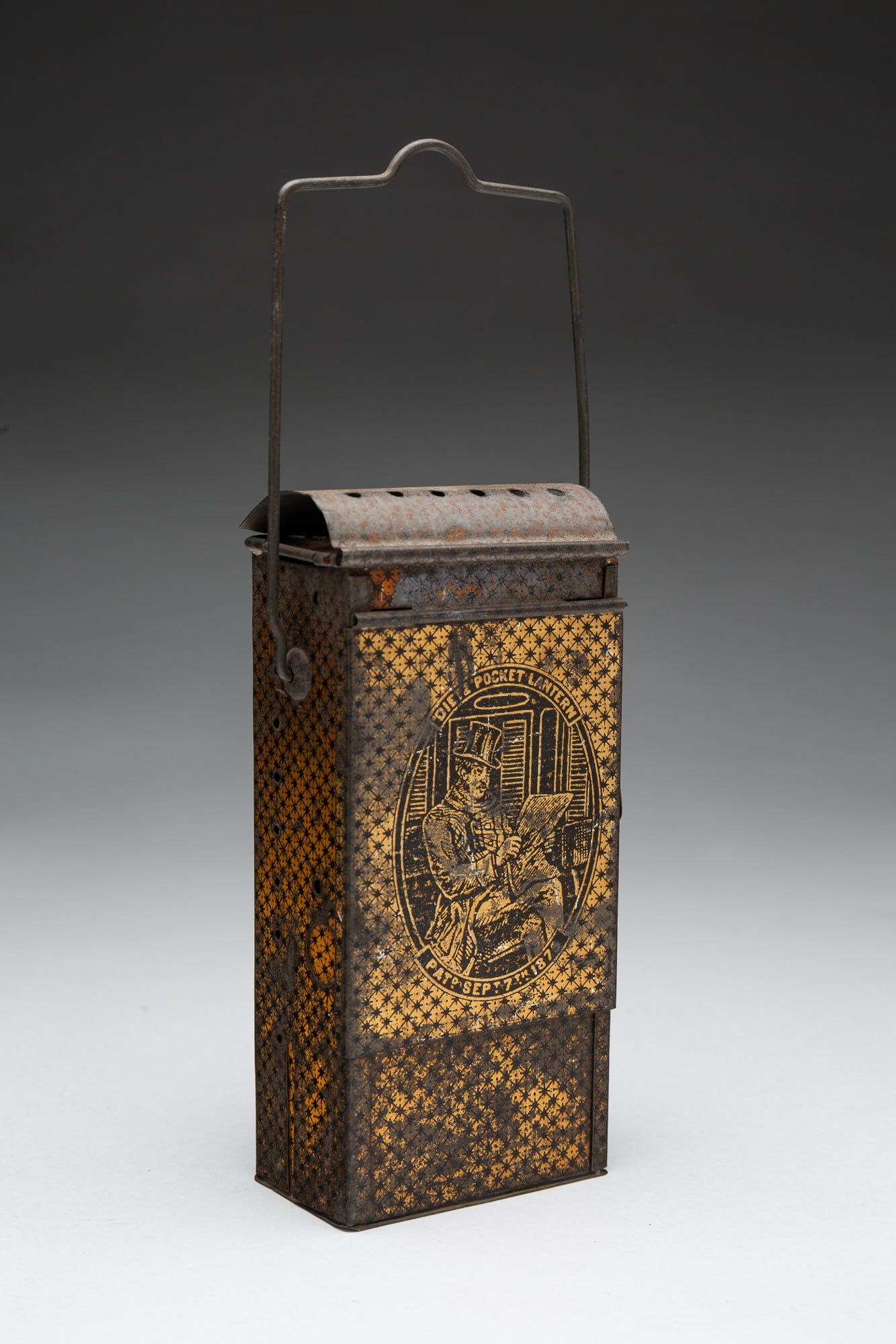 DIETZ POCKET LANTERN. (1 of 5)