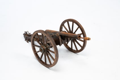 CIVIL WAR STYLE MINIATURE CANNON ON CARRIAGE.