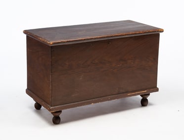 GRAIN PAINTED COUNTRY EMPIRE BLANKET CHEST.