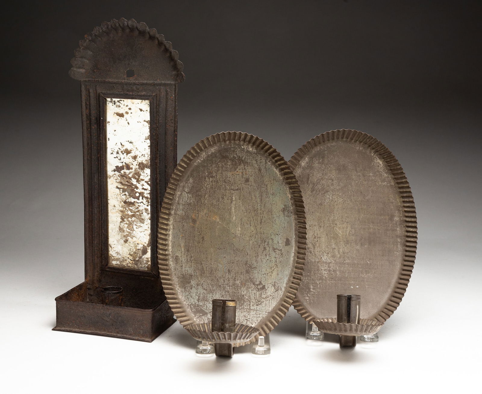 THREE AMERICAN TIN HANGING LIGHTING DEVICES, INCL. PAIR OF CRIMPED OVAL SCONCES. (1 of 5)