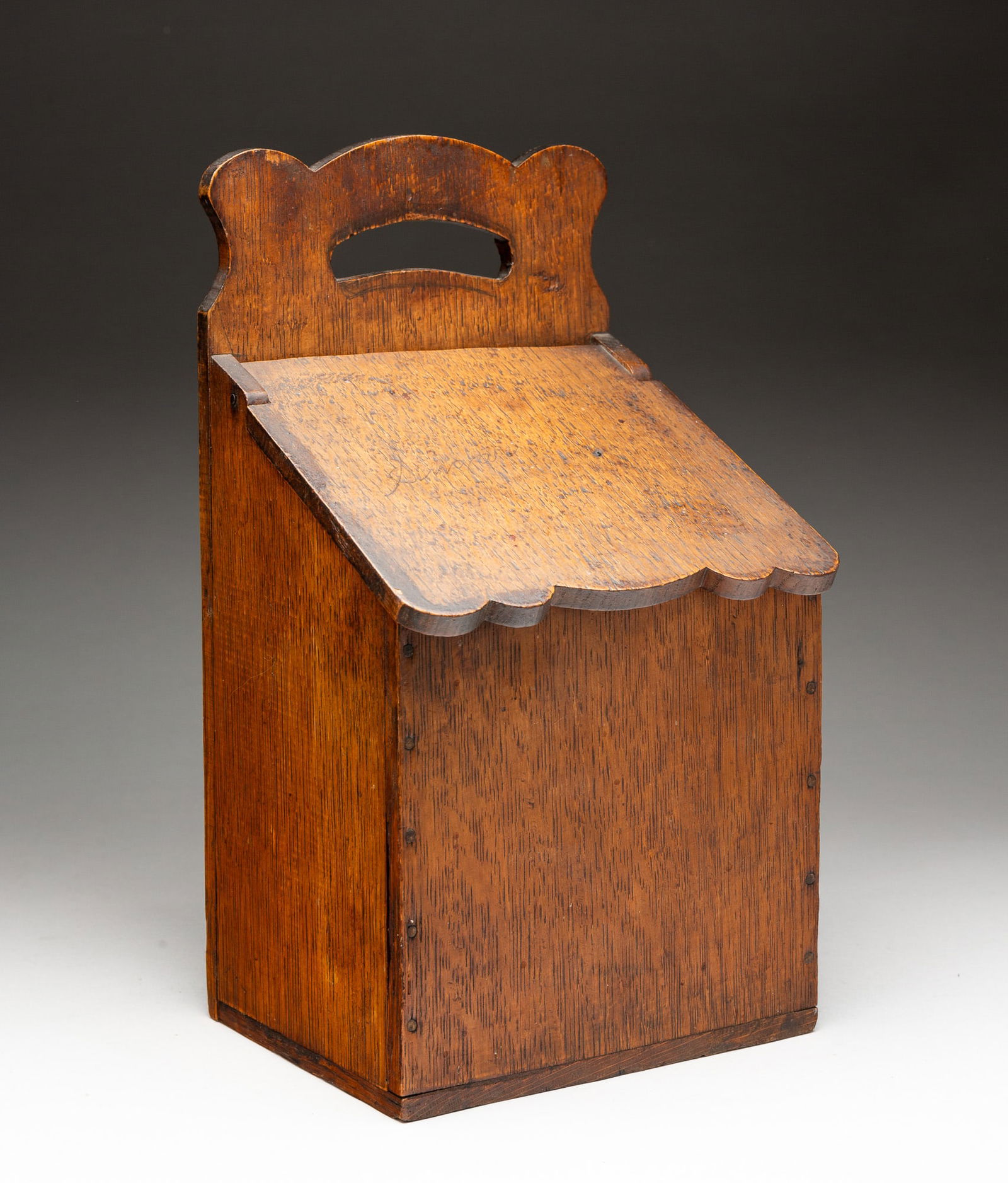 AMERICAN QUARTERSAWN OAK HANGING SALT BOX. (1 of 4)