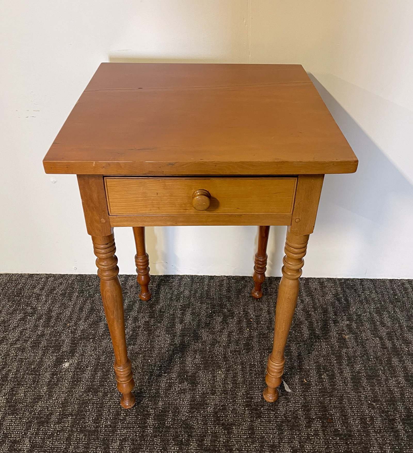 AMERICAN SHERATON CHERRY STAND. (1 of 1)