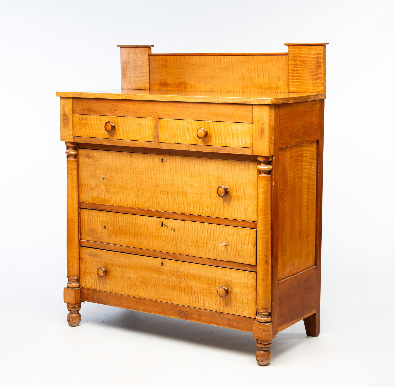 AMERICAN TRANSITIONAL TIGER MAPLE AND CHERRY FIVE-DRAWER CHEST. (1 of 7)