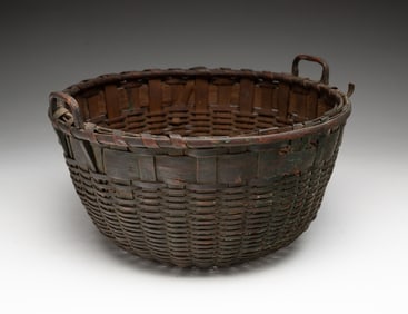AMERICAN GREEN AND RED-PAINTED SPLINT-WOVEN DOUBLE-HANDLED GATHERING BASKET.
