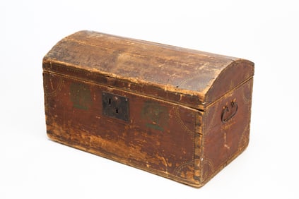 AMERICAN PAINT-DECORATED PINE DOME TOP TRUNK.