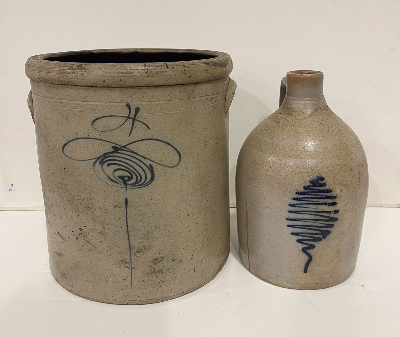 TWO AMERICAN COBALT-DECORATED STONEWARE VESSELS, INCL. FOUR GALLON BEE STINGER CROCK. (1 of 5)