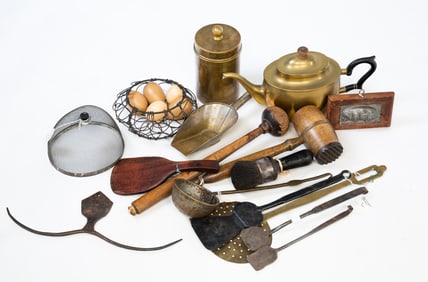 GROUP OF HOUSEHOLD ITEMS, INCL. THREE WROUGHT IRON SPATULAS.