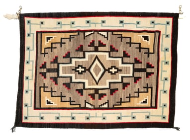 NATIVE AMERICAN NAVAHO RUG.