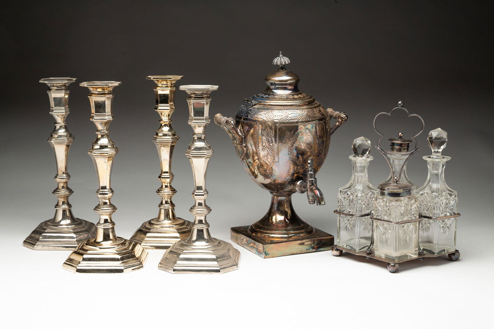 SIX AMERICAN AND ENGLISH SILVER PLATE ITEMS. (1 of 9)