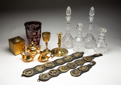 GROUP OF GLASS, CHINA AND BRASS.
