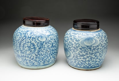 TWO CHINESE BLUE AND WHITE PORCELAIN GINGER JARS.