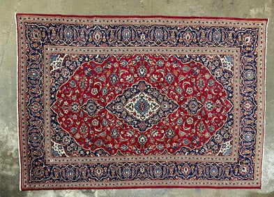 KASHIN WOOL ROOM SIZE RUG.