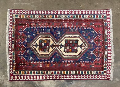 SHIRAZ WOOL AREA RUG.