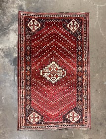 QASHQAI WOOL AREA RUG.