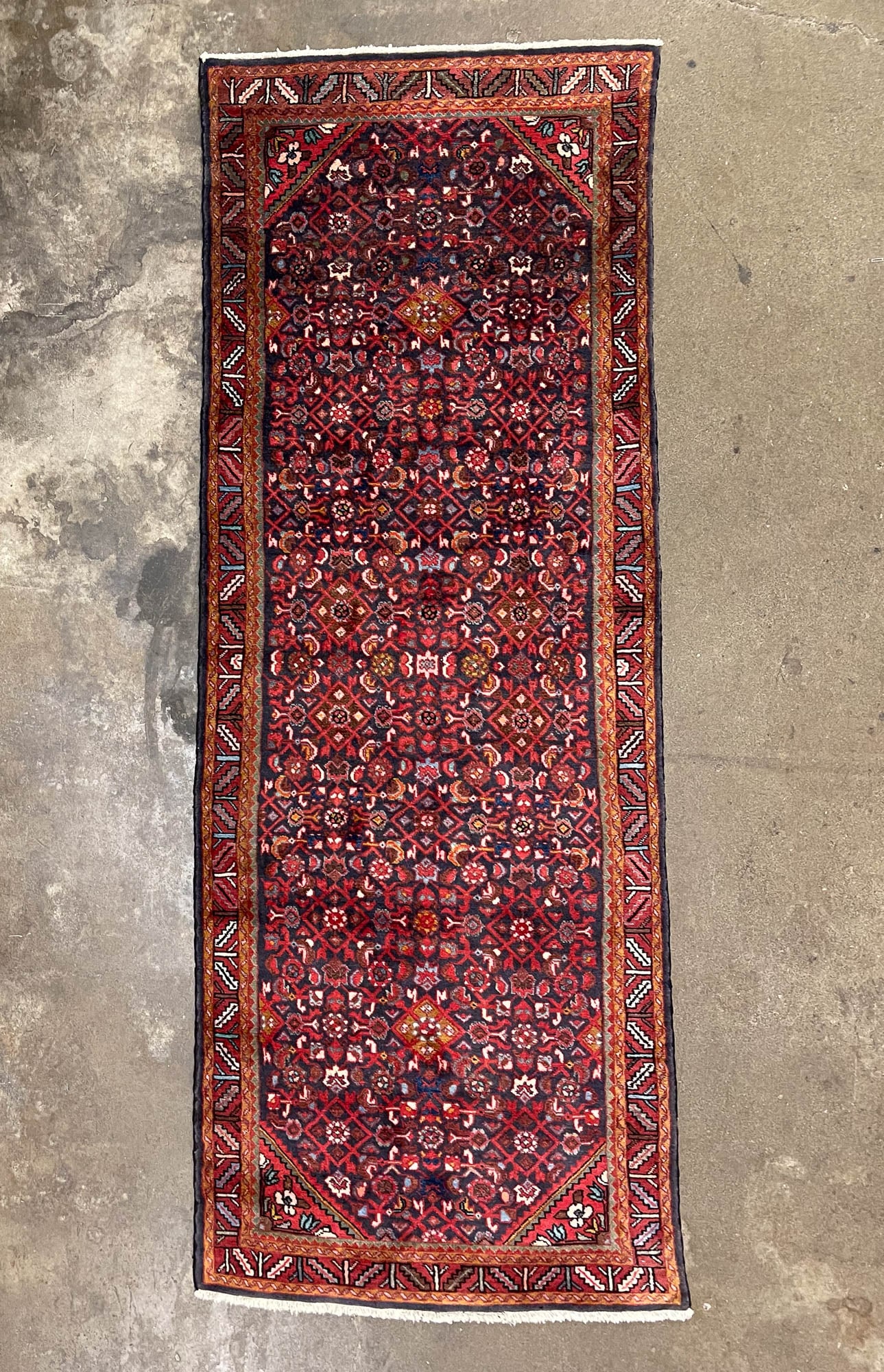 MAHAL WOOL RUNNER. (1 of 5)