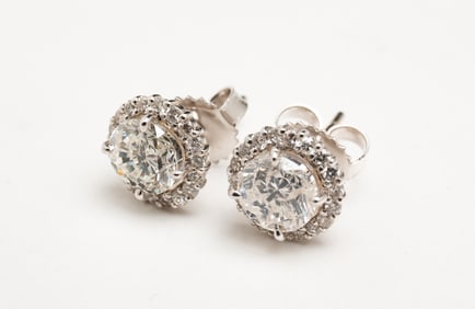 18K DIAMOND HALO STUD EARRINGS.