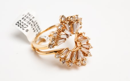 14K GOLD AND DIAMOND RING JACKET.