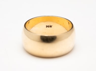 14K YELLOW GOLD VINTAGE WEDDING BAND.