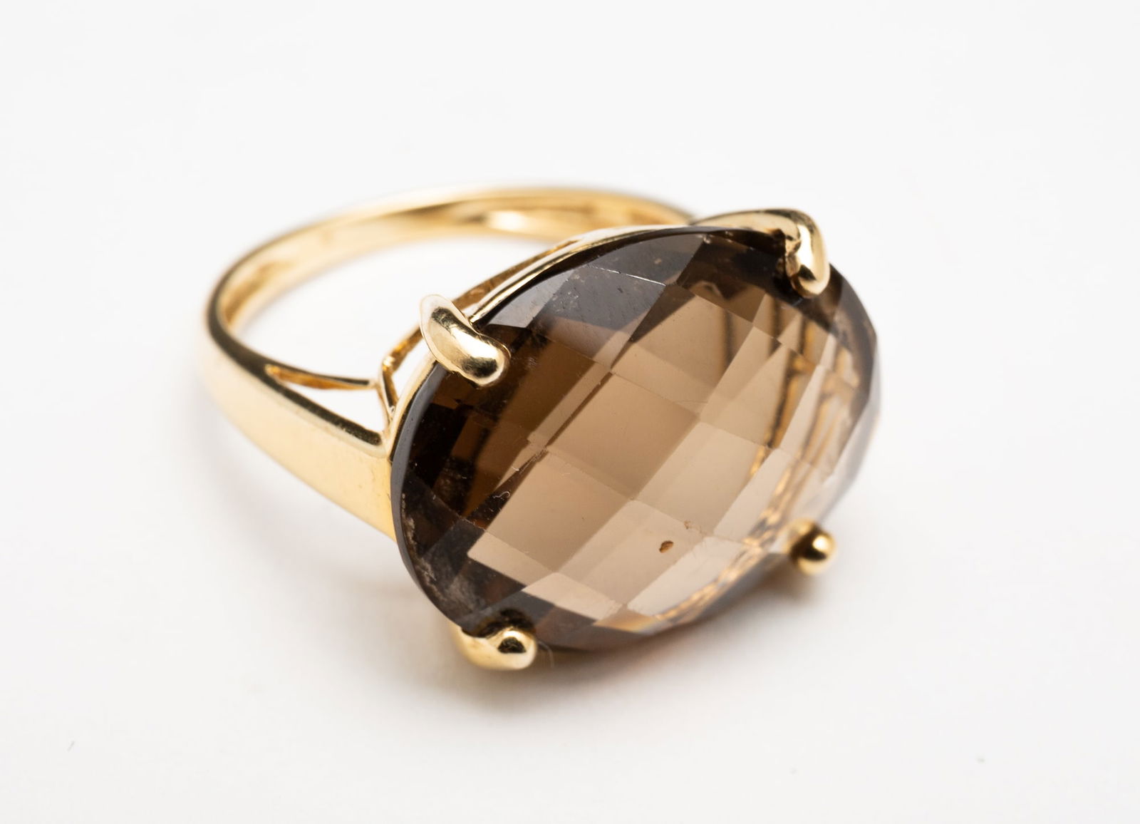 14 KARAT LADIES SMOKEY TOPAZ RING. (1 of 3)