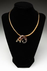 14K YELLOW GOLD CARTIER STYLE LEOPARD PENDANT NECKLACE.