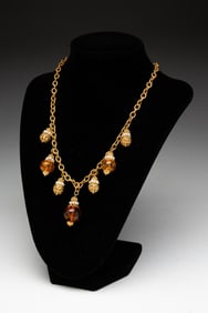 18 KARAT GOLD AND AMBER NECKLACE.