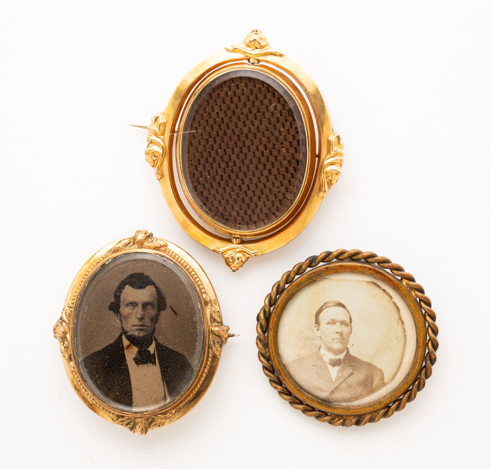 THREE MOURNING JEWELRY PINS. (1 of 2)