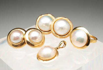 14K YELLOW GOLD AND PEARL JEWELRY.