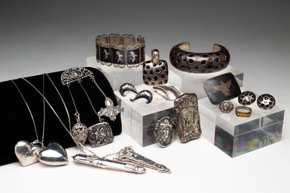 STERILNG SILVER JEWELRY AND ACCESSORIES.