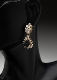 14K YELLOW GOLD DIAMOND AND SAPPHIRE EARRINGS.