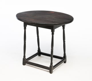 AMERICAN WILLIAM AND MARY PAINTED BIRCH TEA TABLE.