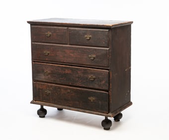 AMERICAN WILLIAM AND MARY PAINTED POPLAR MULE CHEST.
