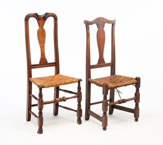 TWO AMERICAN COUNTRY QUEEN ANNE SIDE CHAIRS.