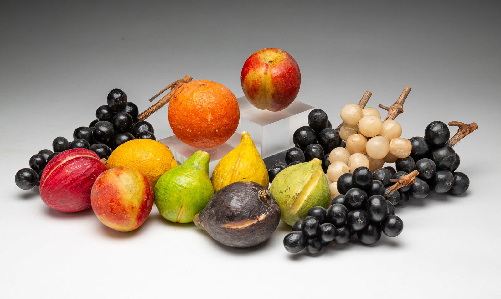 FOURTEEN PIECES OF STONE FRUIT. (1 of 4)