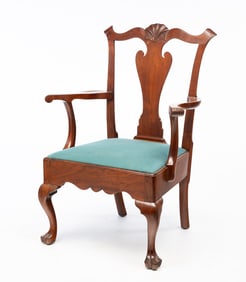 MANNER OF WILLIAM SAVERY (PHILADELPHIA, 1721-1787), QUEEN ANNE MAHOGANY ARMCHAIR.