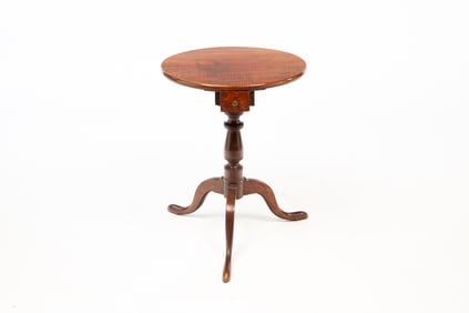 MASSACHUSETTS QUEEN ANNE TIGER MAPLE CANDLESTAND WITH DRAWER.