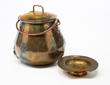 AMERICAN BRASS AND COPPER BARBER'S BOWL PLUS HANGING LIDDED POT.