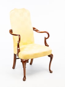 AMERICAN QUEEN ANNE STYLE MAHOGANY ARMCHAIR.