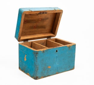 PENNSYLVANIA BLUE-PAINTED PINE SUGAR BOX.