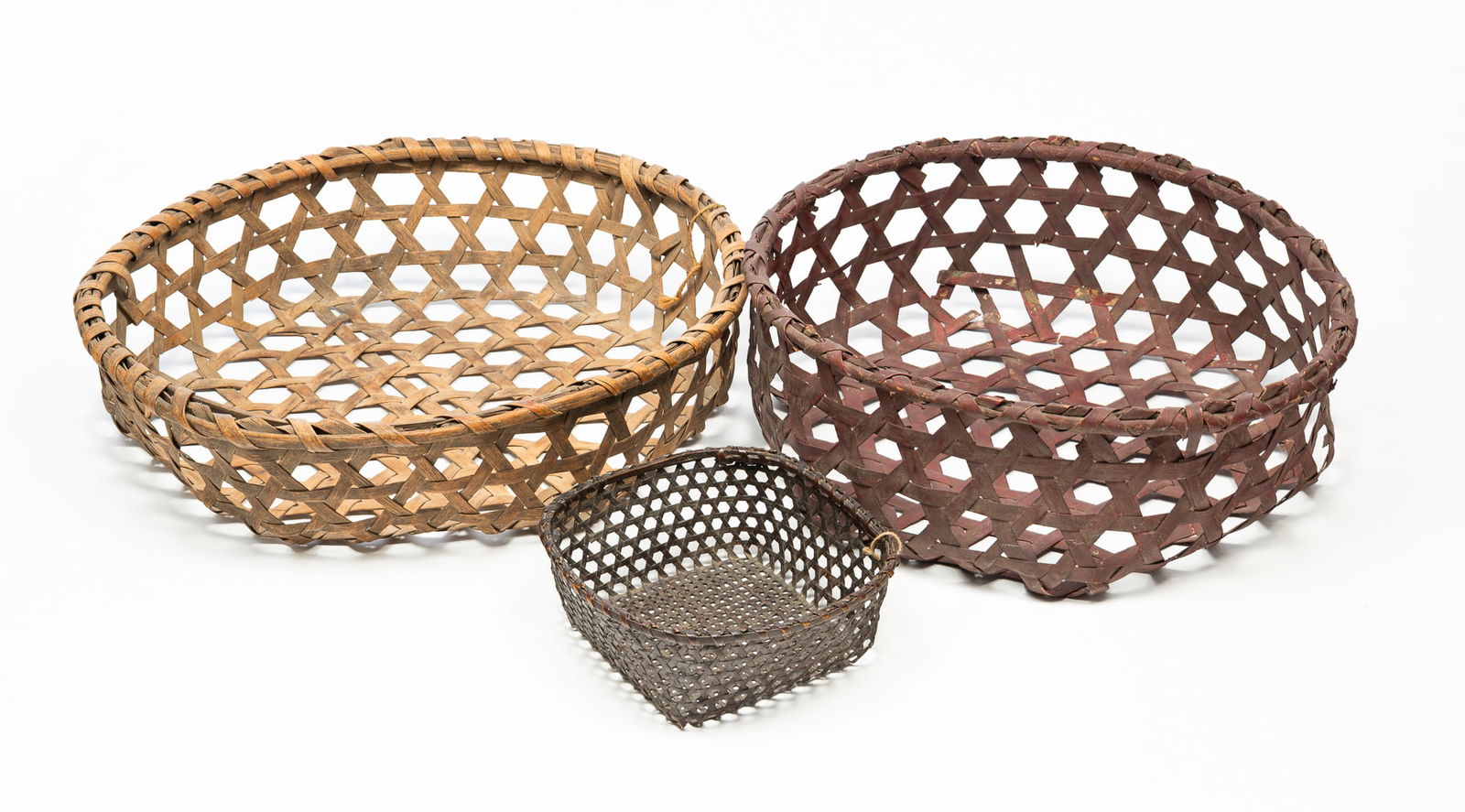 THREE SPLINT CHEESE BASKETS. (1 of 5)